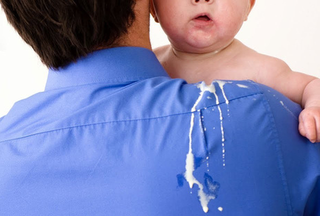 Ói mửa là triệu chứng khi nhiễm Helicobacter pylori
